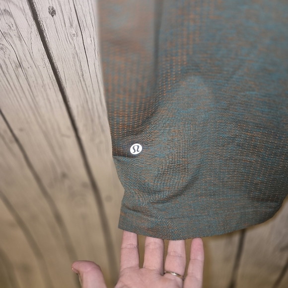 Lululemon Metal Vent Short Sleeve Tee Shirt Green W/ Orange Dots Men’s Size Lg - Picture 5 of 7